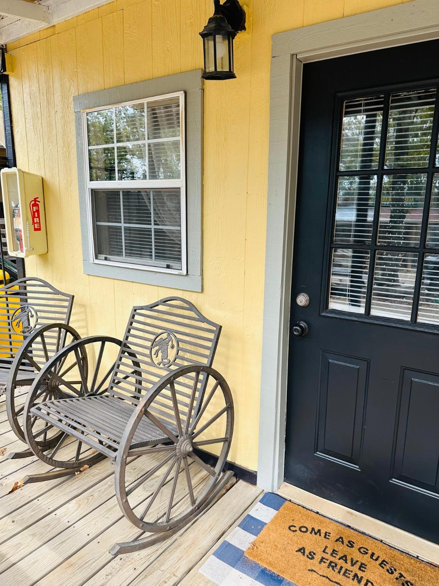 Acorn Hideaways Canton Rustic Old West Frontier Suite Zewnętrze zdjęcie